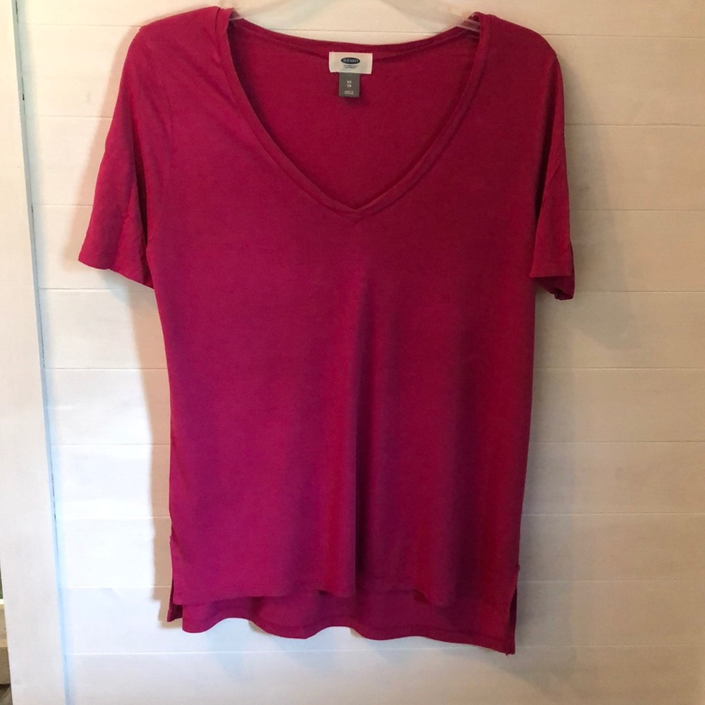 Old navy V neck luxe tee w/ split side/step hem